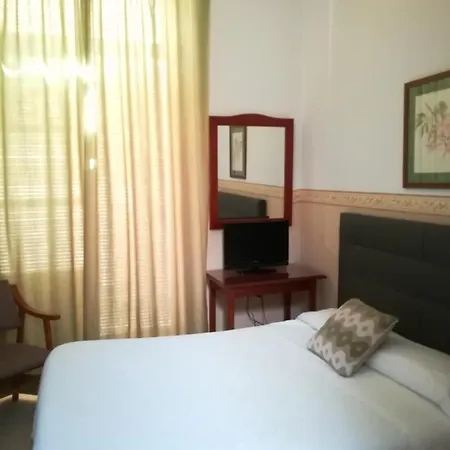 Nuevo Ξενοδοχείο Χέρεζ