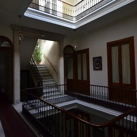 Otel Nuevo