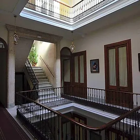 Nuevo Hotel *